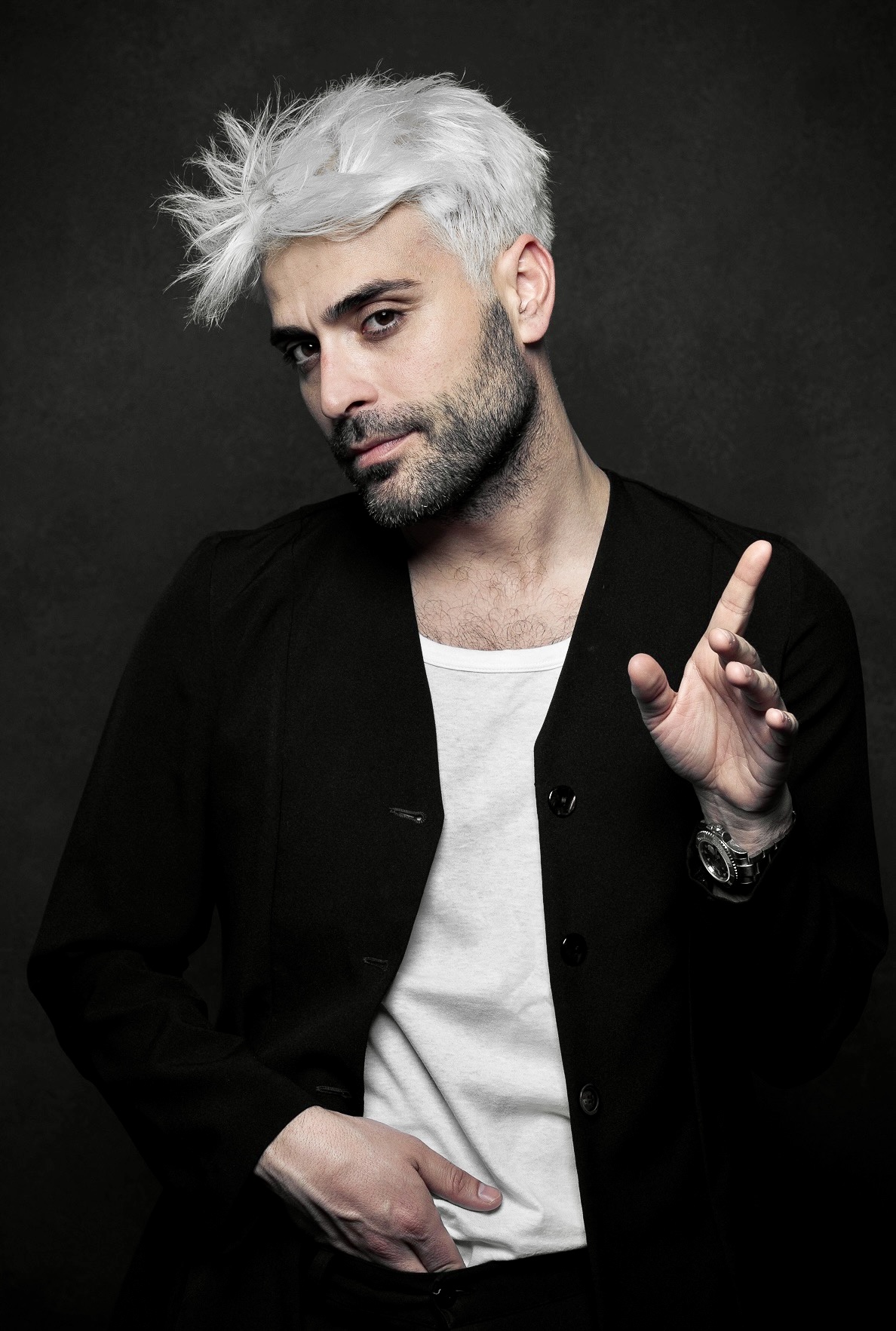 KÖNI and Idd Aziz Unite Cultures in ‘Wachanare’: A Mesmerizing Fusion of Balkan Spirit and Kenyan Rhythm