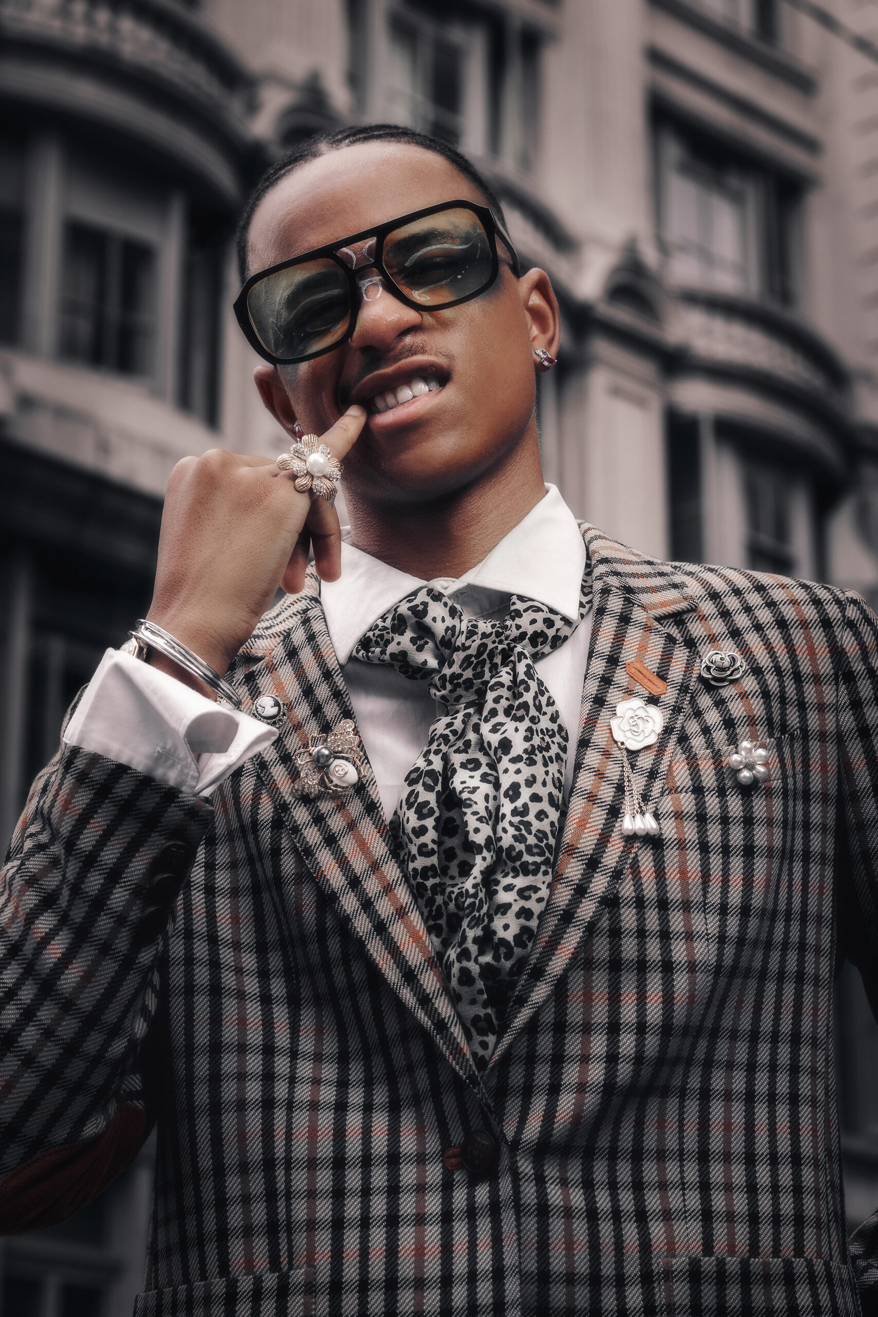 KULA Captivates with Soulful R&B Debut Single, “Ponder”