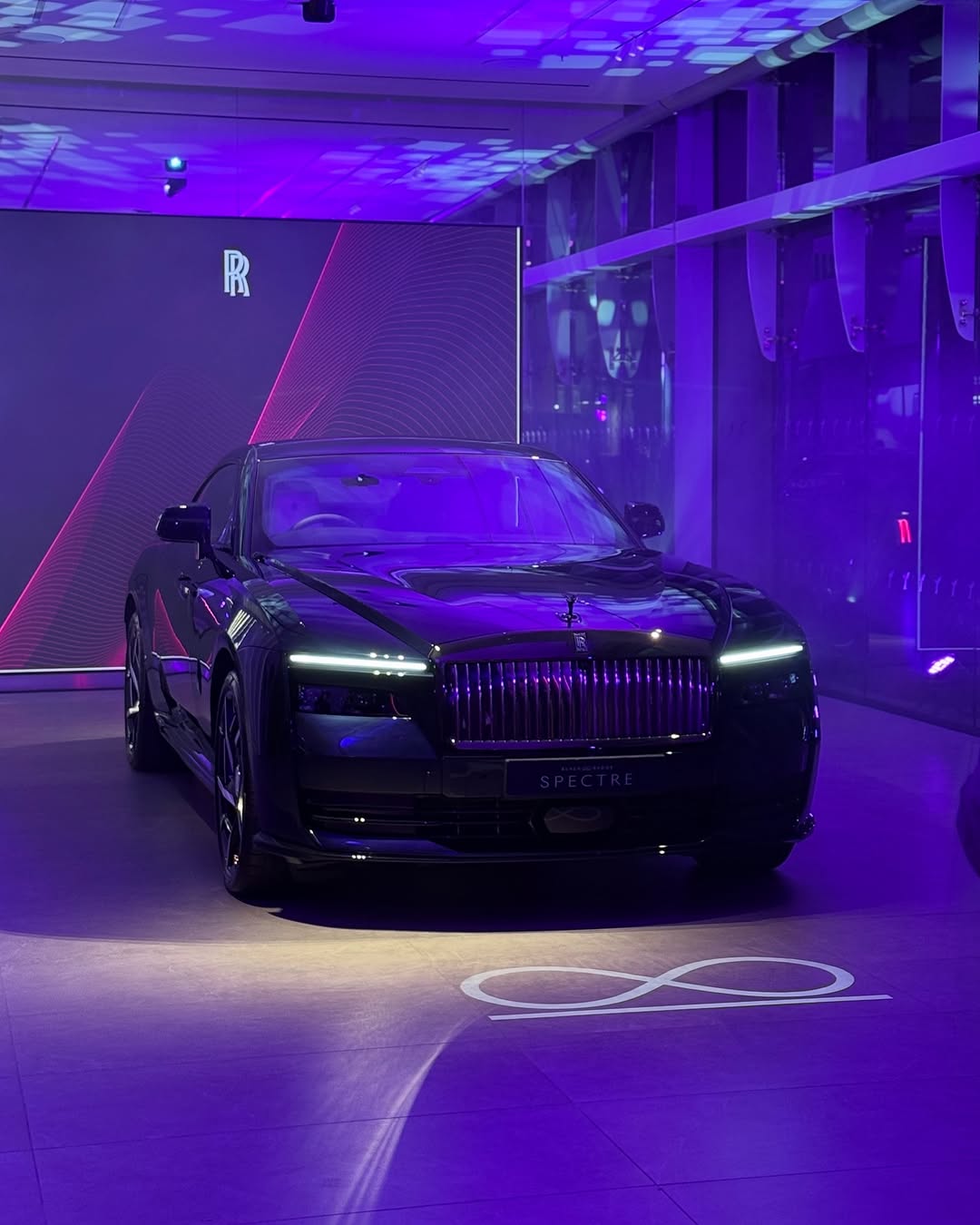 First Drive: Rolls-Royce Black Badge Spectre