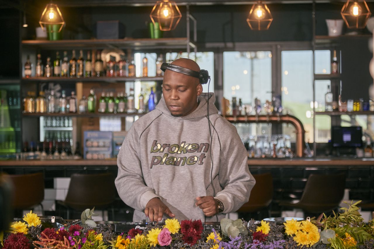 Naak Musiq Brings Star Power and Precision to Groove Cartel